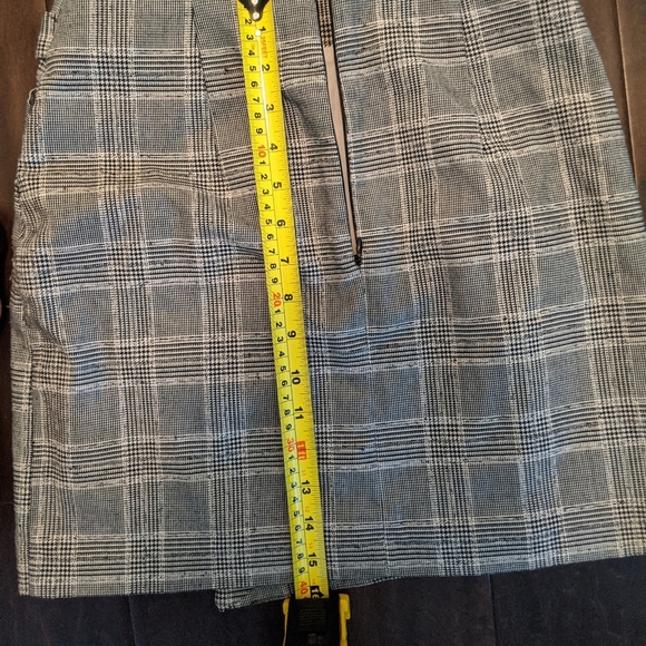 Cute Plaid Drape Skirt - Picture 6 of 8